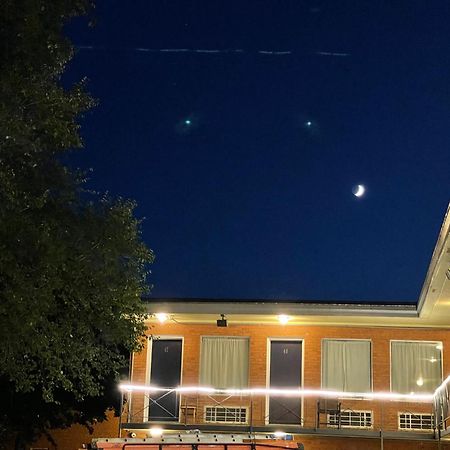 Budget Inn Near Westrock Covington Luaran gambar